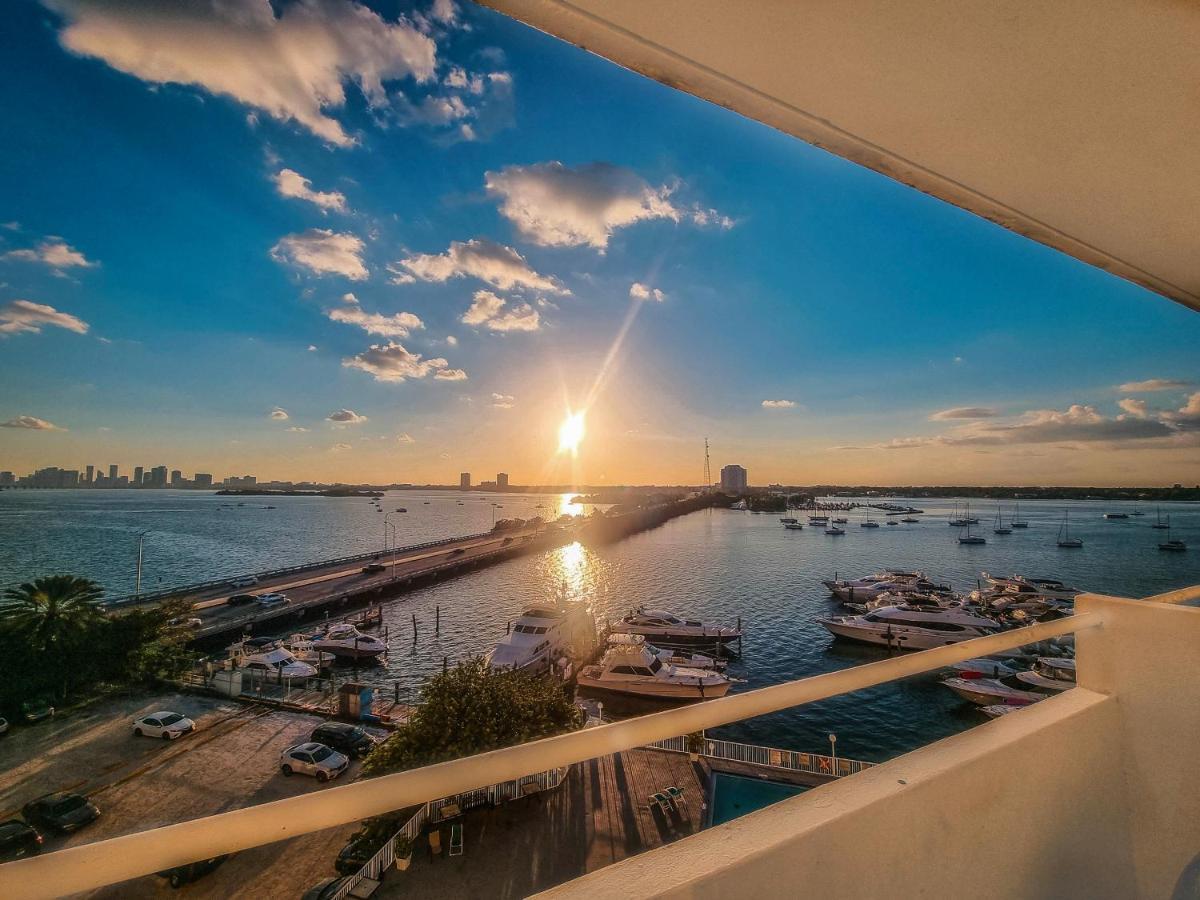 Bayfront Apartment Breathtaking Views- One Bedroom W Balcony- Living Room -Free Parking Miami Beach Luaran gambar