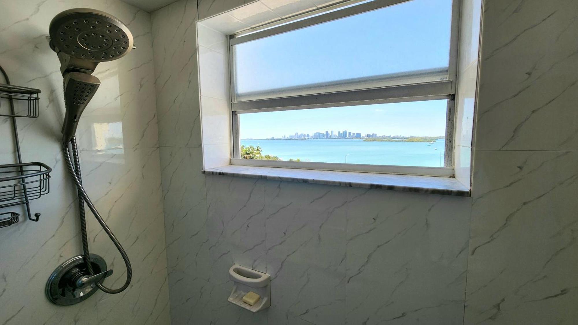 Bayfront Apartment Breathtaking Views- One Bedroom W Balcony- Living Room -Free Parking Miami Beach Luaran gambar