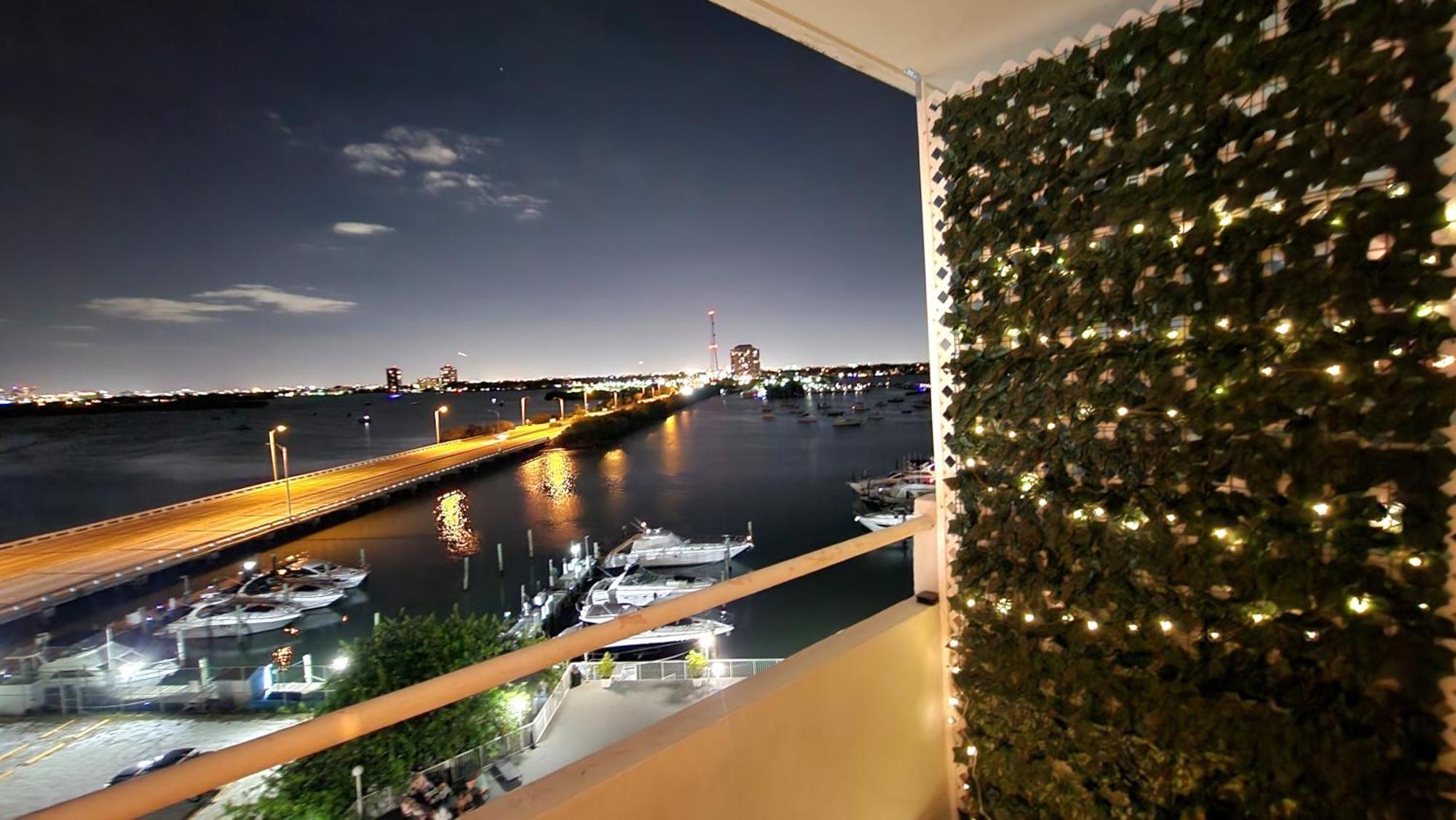 Bayfront Apartment Breathtaking Views- One Bedroom W Balcony- Living Room -Free Parking Miami Beach Luaran gambar