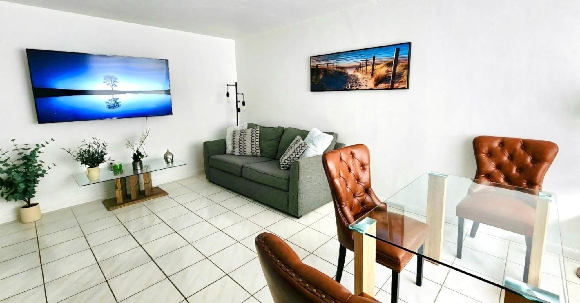 Bayfront Apartment Breathtaking Views- One Bedroom W Balcony- Living Room -Free Parking Miami Beach Bilik gambar