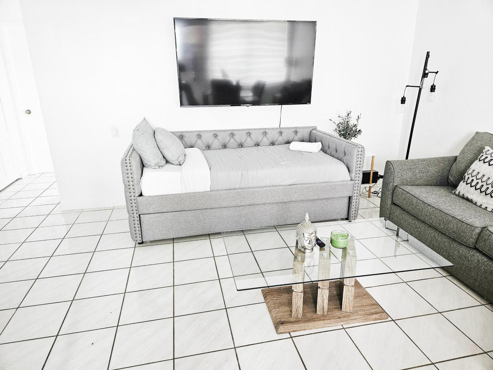 Bayfront Apartment Breathtaking Views- One Bedroom W Balcony- Living Room -Free Parking Miami Beach Luaran gambar
