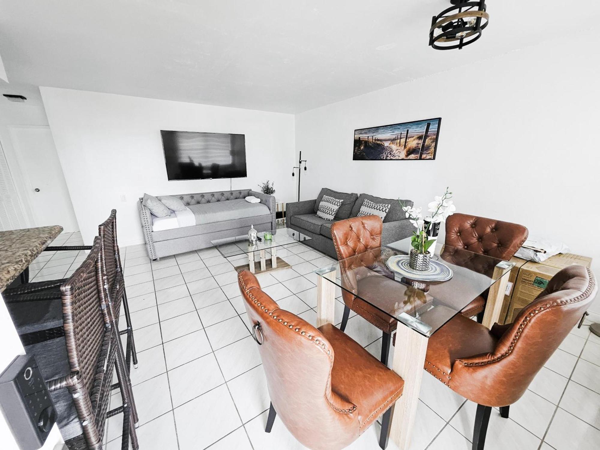 Bayfront Apartment Breathtaking Views- One Bedroom W Balcony- Living Room -Free Parking Miami Beach Luaran gambar